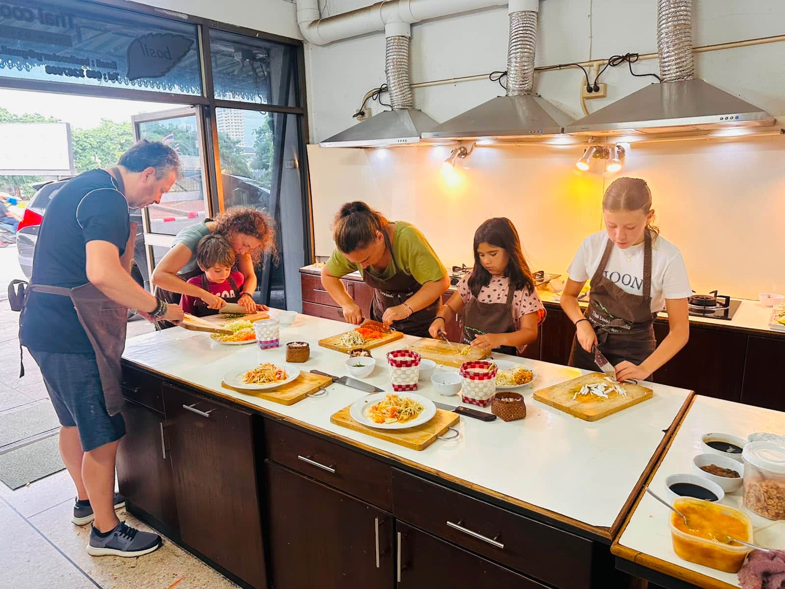 שיעור בוקר עם basil cookery school - תמונה 3