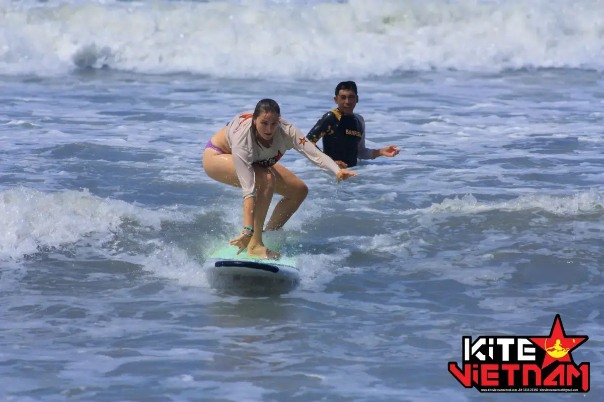 גלישת גלים במוינה – שיעורים והשכרת גלשנים ב-KiteVietnam - תמונה 5