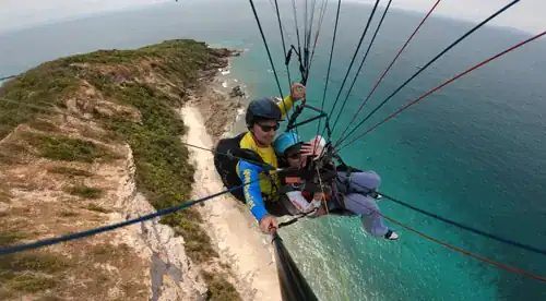 מצנח רחיפה בקו לן - Fly Koh Larn Paragliding Experience - תמונה 4