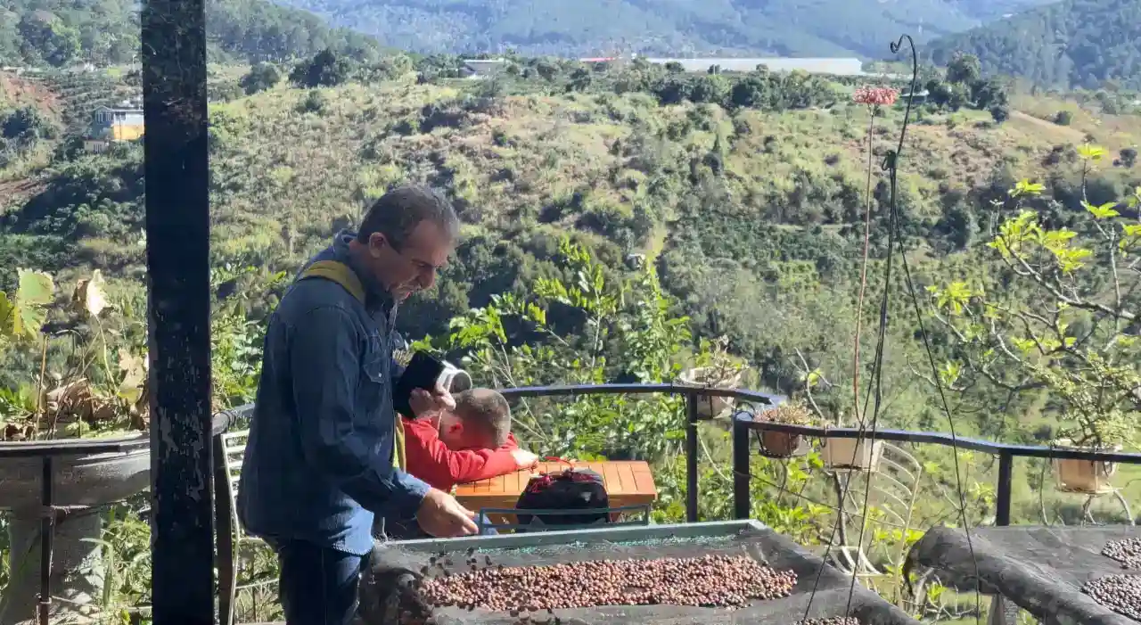 סיור קפה בחווה מקומית - HuyEco - תמונה 5