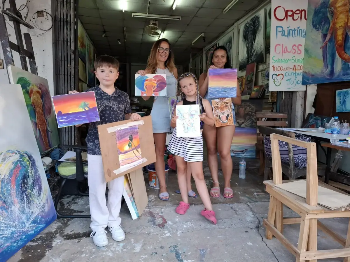 סדנת ציור והדרכת אמנות ב-Jojoe Workart קוסמוי