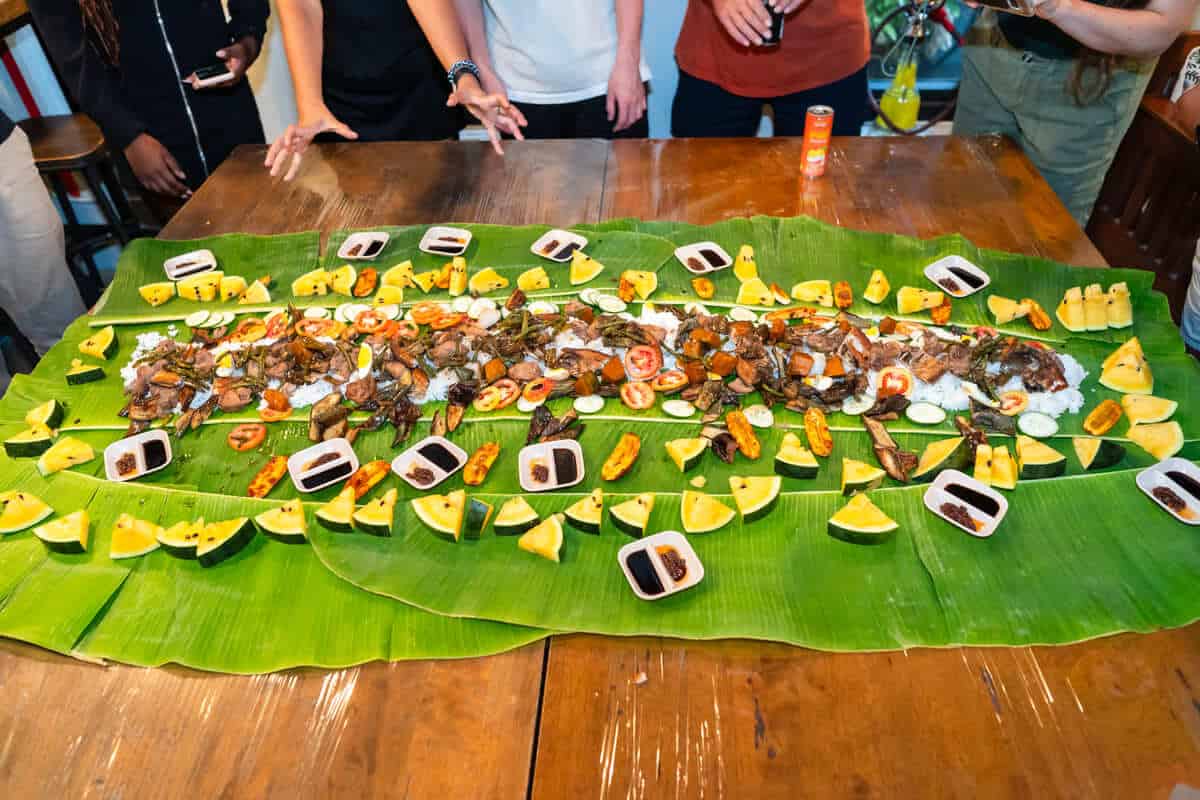Boodle Fight Dinner - תמונה 3