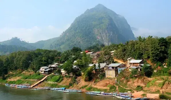 טרקים בלאוס Into the Wild Laos