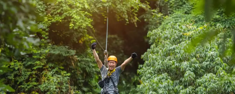 אומגות מעל הג'ונגל והים - Tree Bridge Zipline Koh Samui