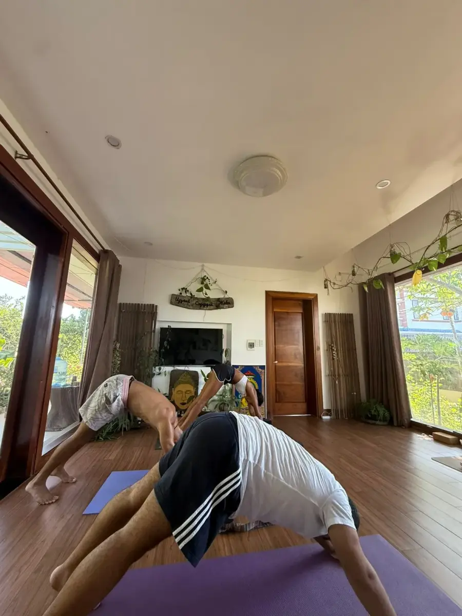 Riverside Yoga and Ice Bath – חצי יום ריטריט יוגה ואמבטיית קרח בהוי אן - תמונה 5
