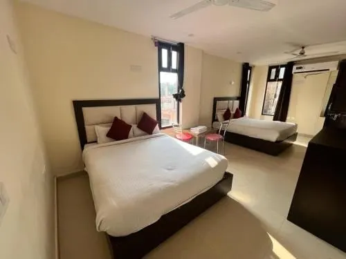 Tatsat Hostel ברישיקש, הוסטל עם הנחה לחברי EastCard
