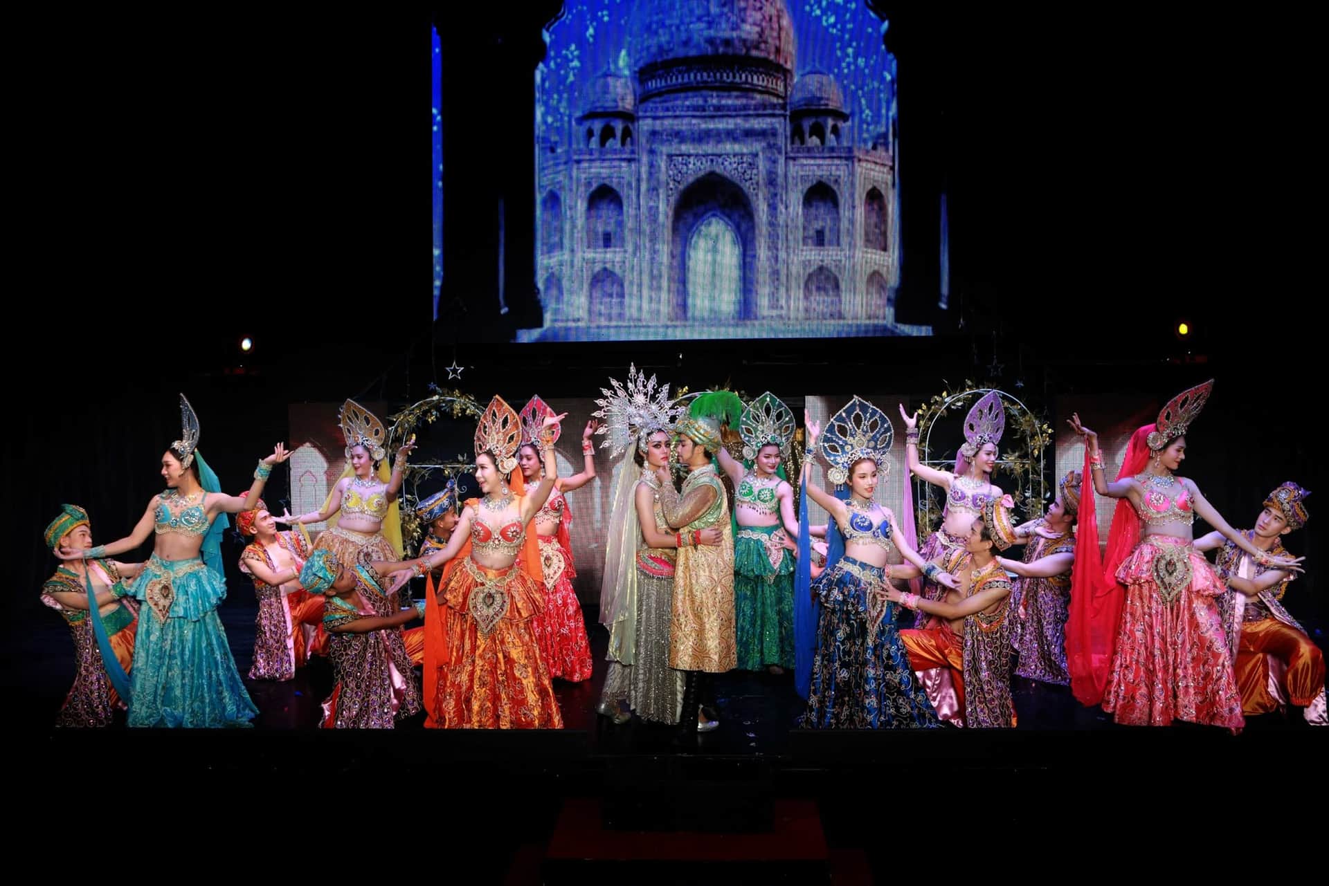Siam Dragon Cabaret Show Chiang Mai - תמונה 2