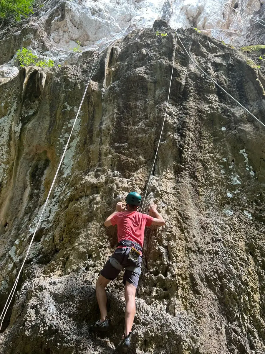 טיפוס צוקים בריילי ביץ' - Railay Rock Climbing - תמונה 5