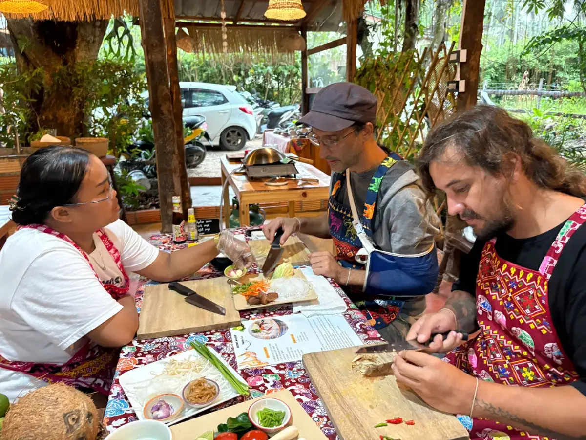 סדנת בישול תאילנדי ביתית - Proud Home Cooking Class