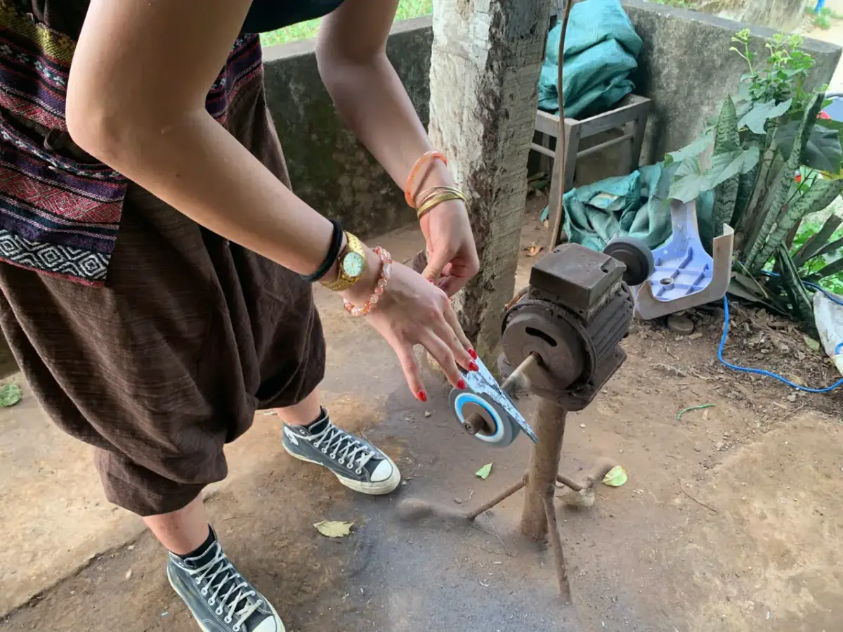 סדנת הכנת סכינים מסורתית בהוי אן – Knife Making Workshop - תמונה 2