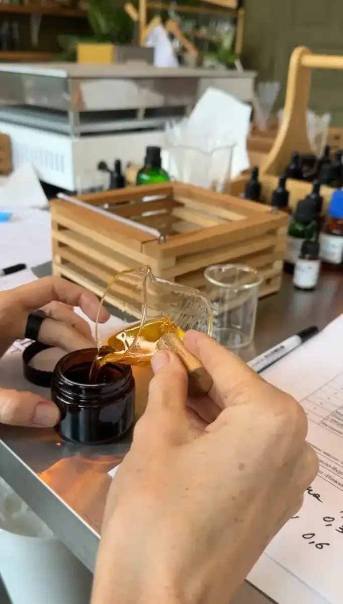 Snake Oil Body Balm Workshop - Herbsmetics Phuket - תמונה 2