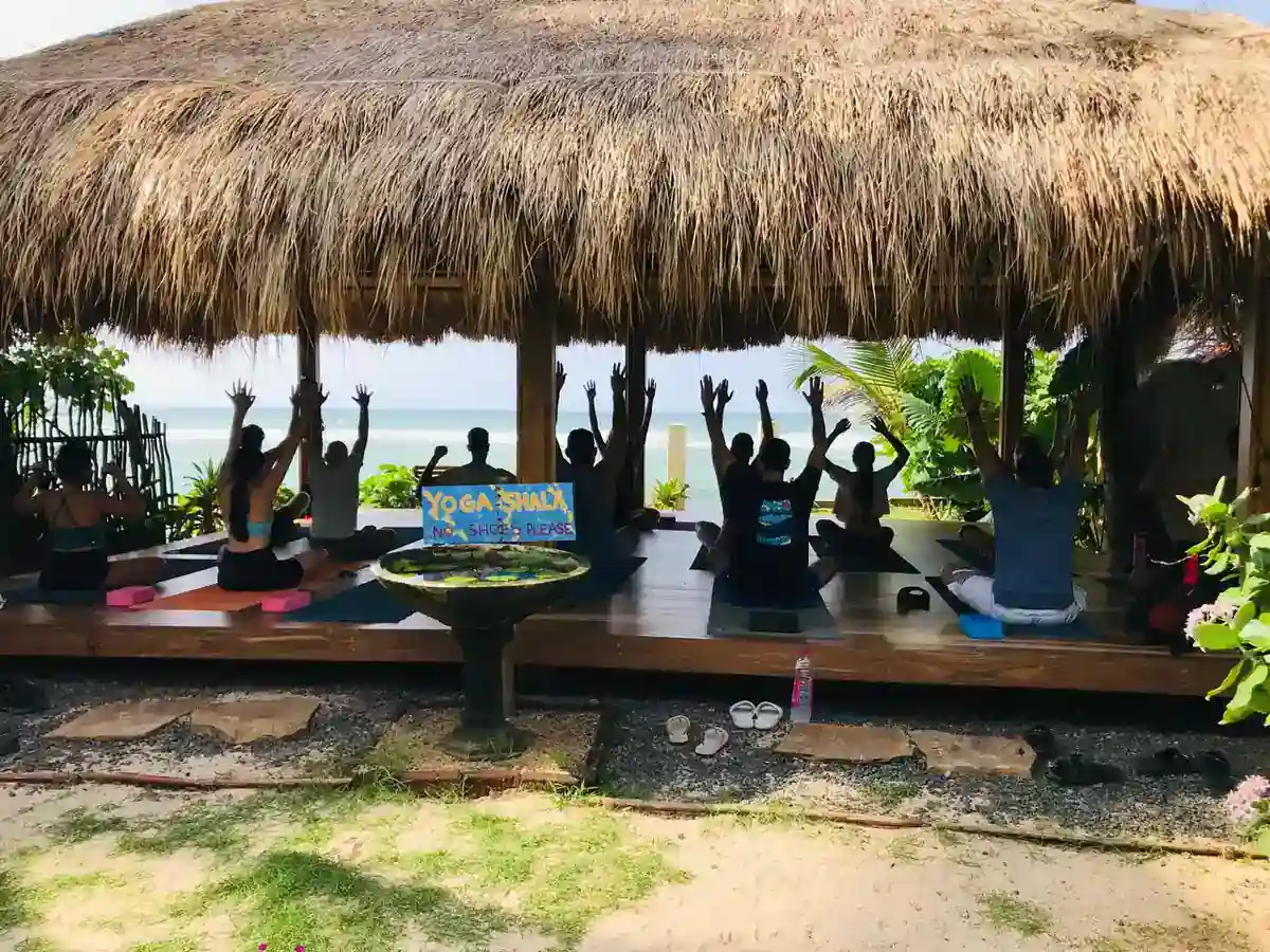 יוגה ב־Tahini and Friends Surf, Yoga & Wellness test