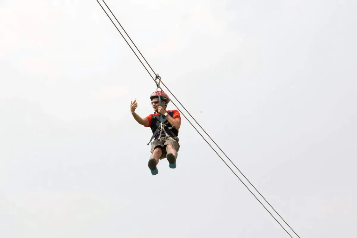 🪂זיפליין ב-Xcapade Adventure Park