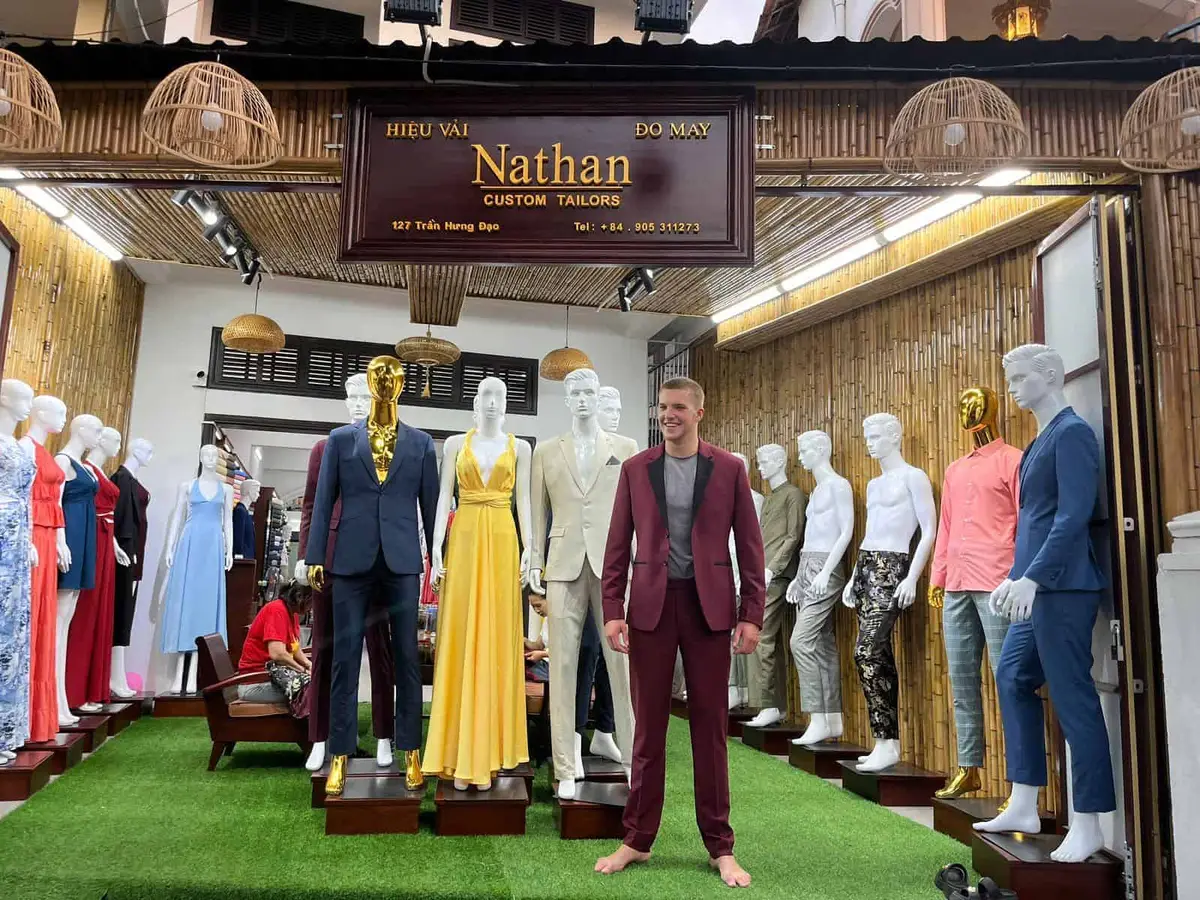 חייטים בהתאמה אישית בהוי אן – Nathan Tailors