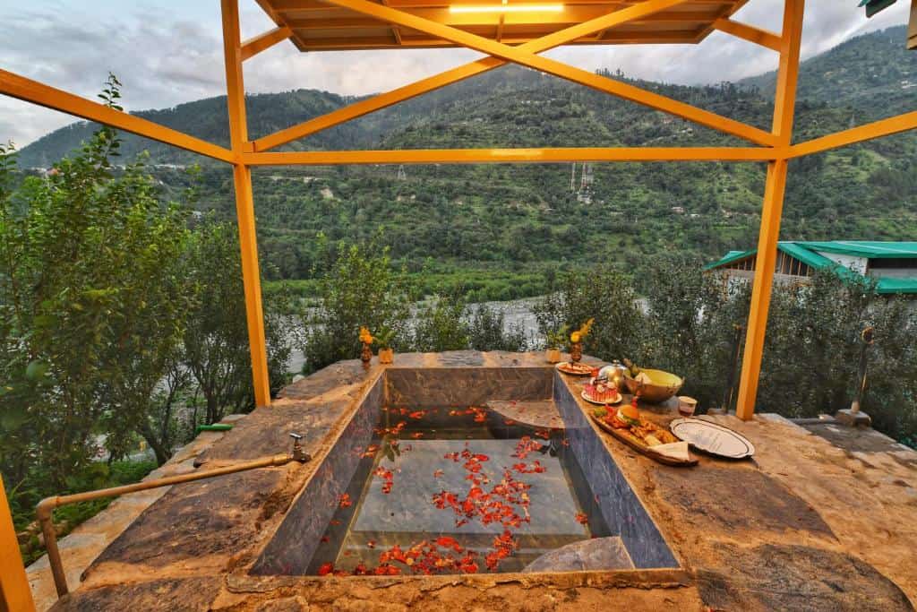 Shirar resort and spa ריזורטים במנאלי איסטקארד