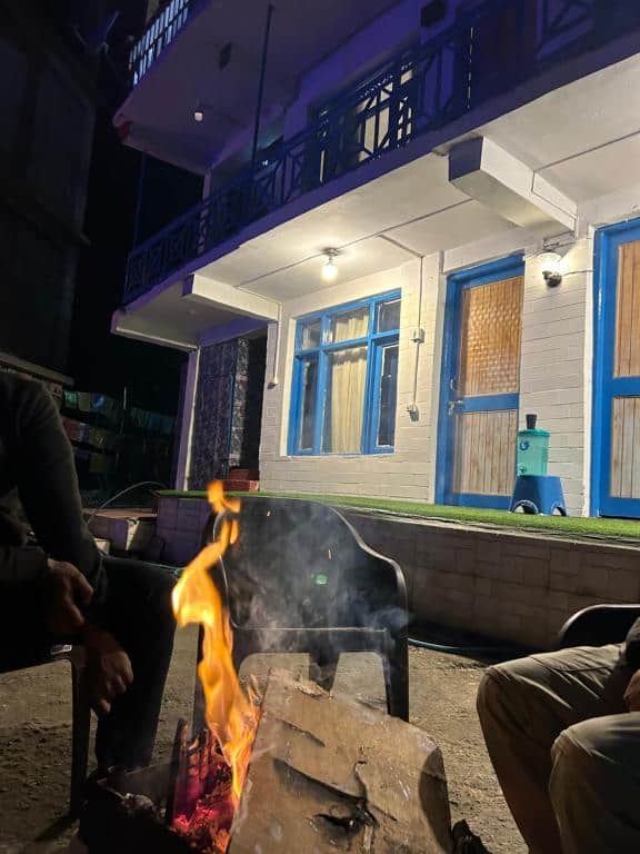 tiny spot hostel הוסטלים באולד מנאלי איסטקארד