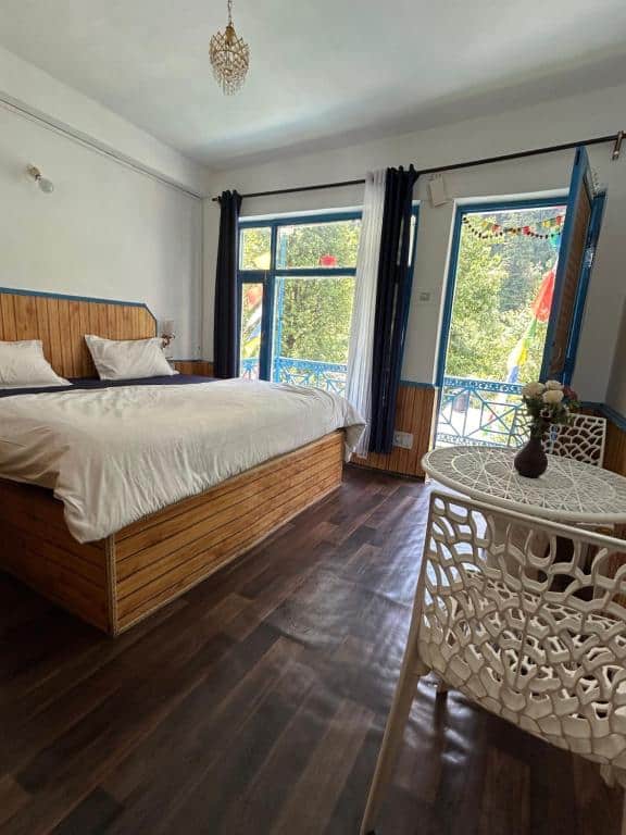 tiny spot hostel הוסטלים באולד מנאלי איסטקארד