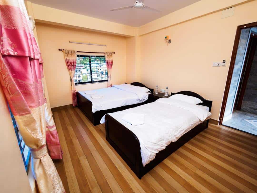 Sunflower Hotel הוסטלים בפוקרה איסטקארד