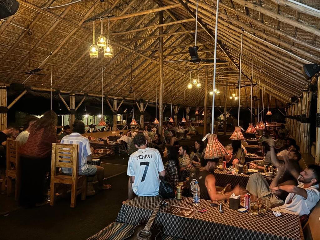 Mowgli's Cafe Hampi הוסטלים בהאמפי איסטקארד