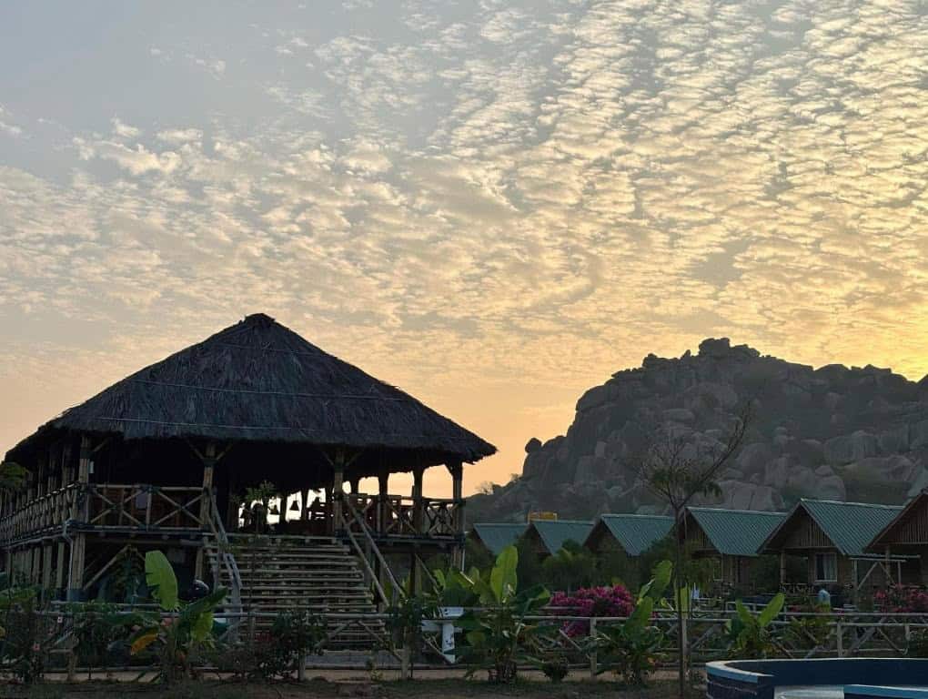Mowgli's Cafe Hampi הוסטלים בהאמפי איסטקארד