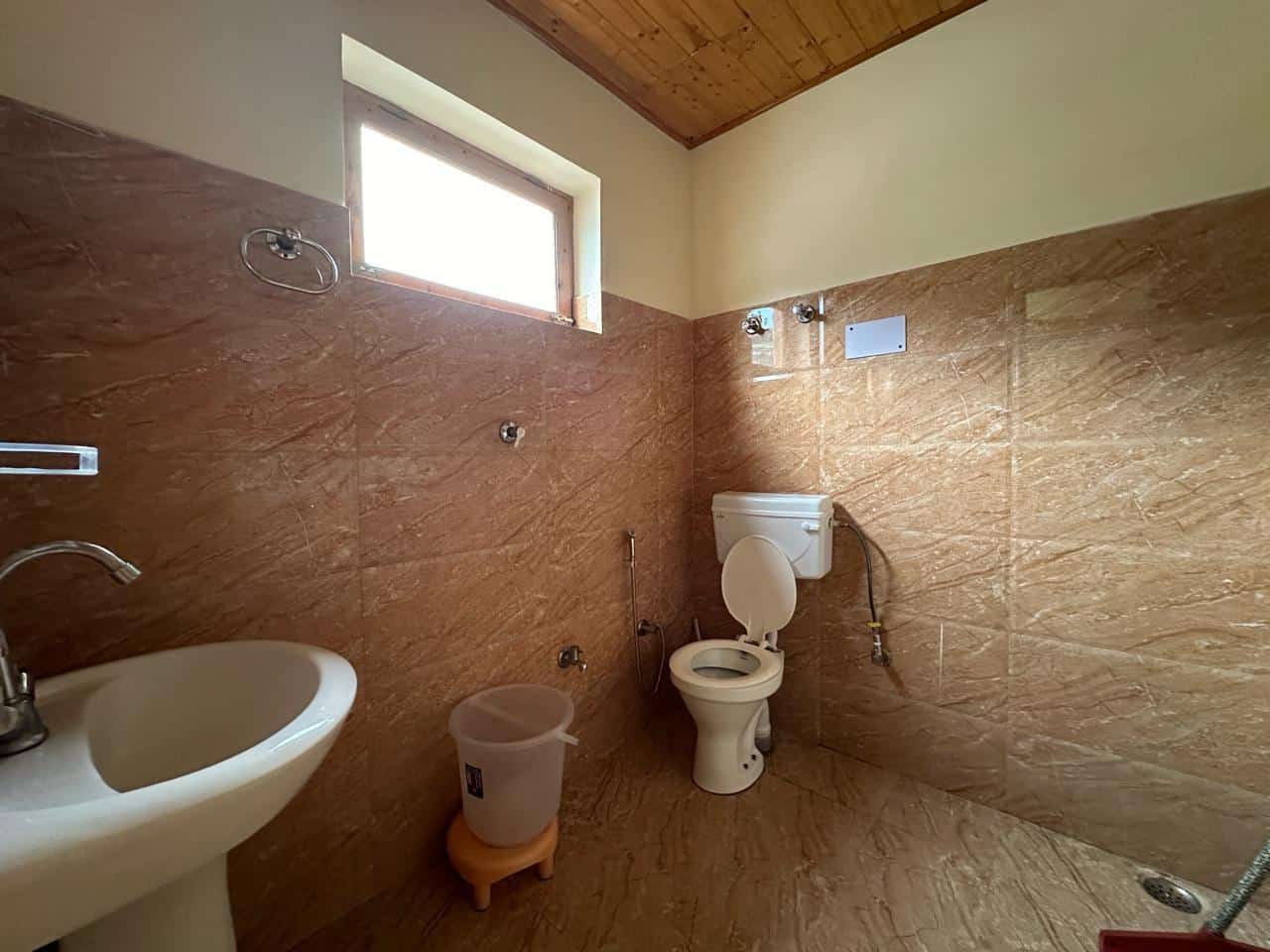 Auberge by Doghari הוסטלים בנאלי, הודו איסטקארד