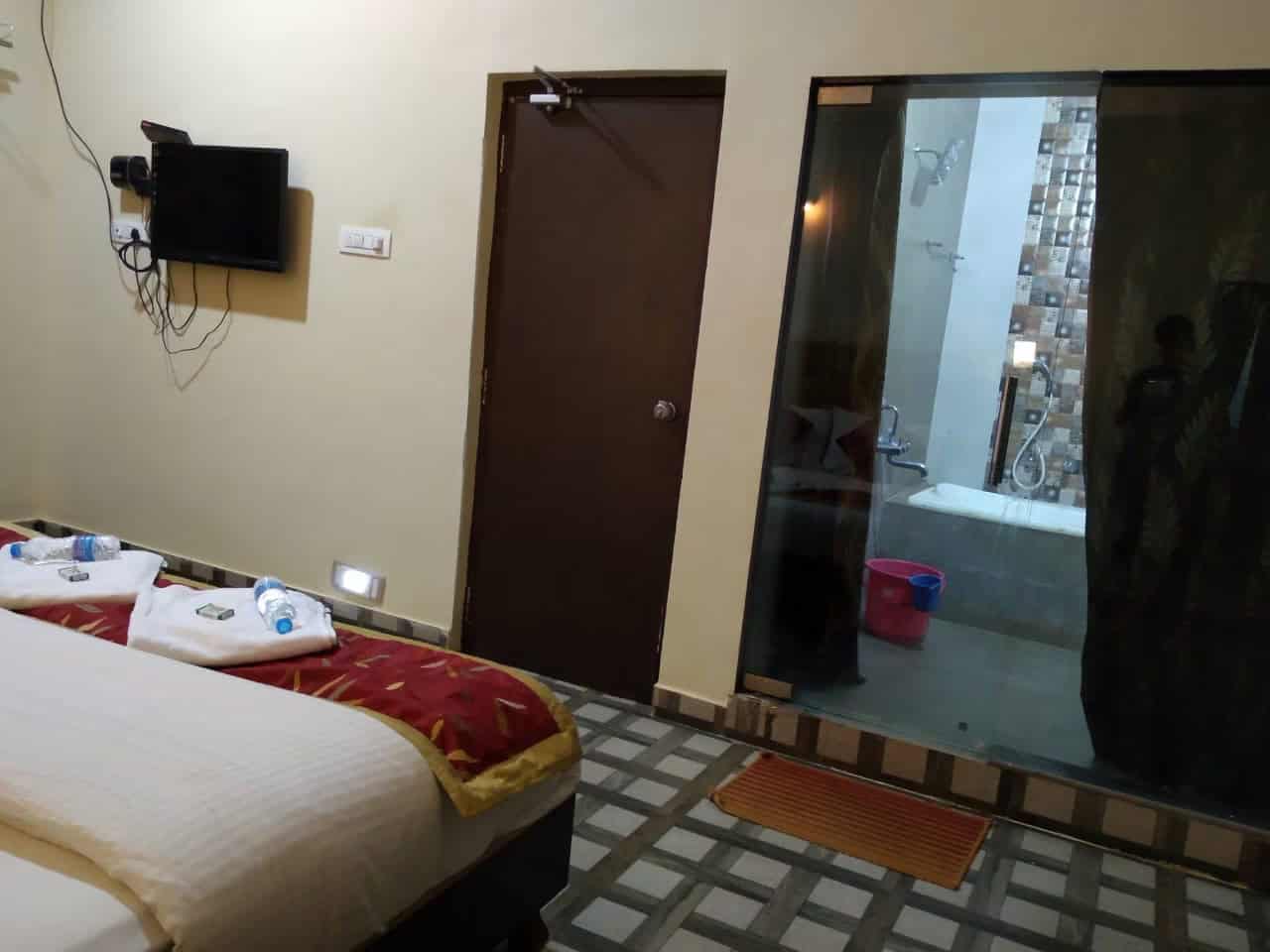 Lotus Beach Resort ריזורט בגואה, הודו איסטקארד