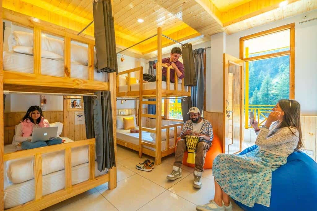 The Social Stays Kasol הוסטלים שווים בקסאול, הודו איסטקארד