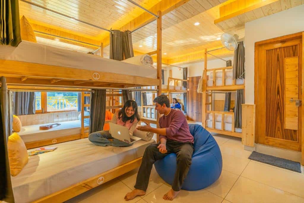 The Social Stays Kasol הוסטלים שווים בקסאול, הודו איסטקארד