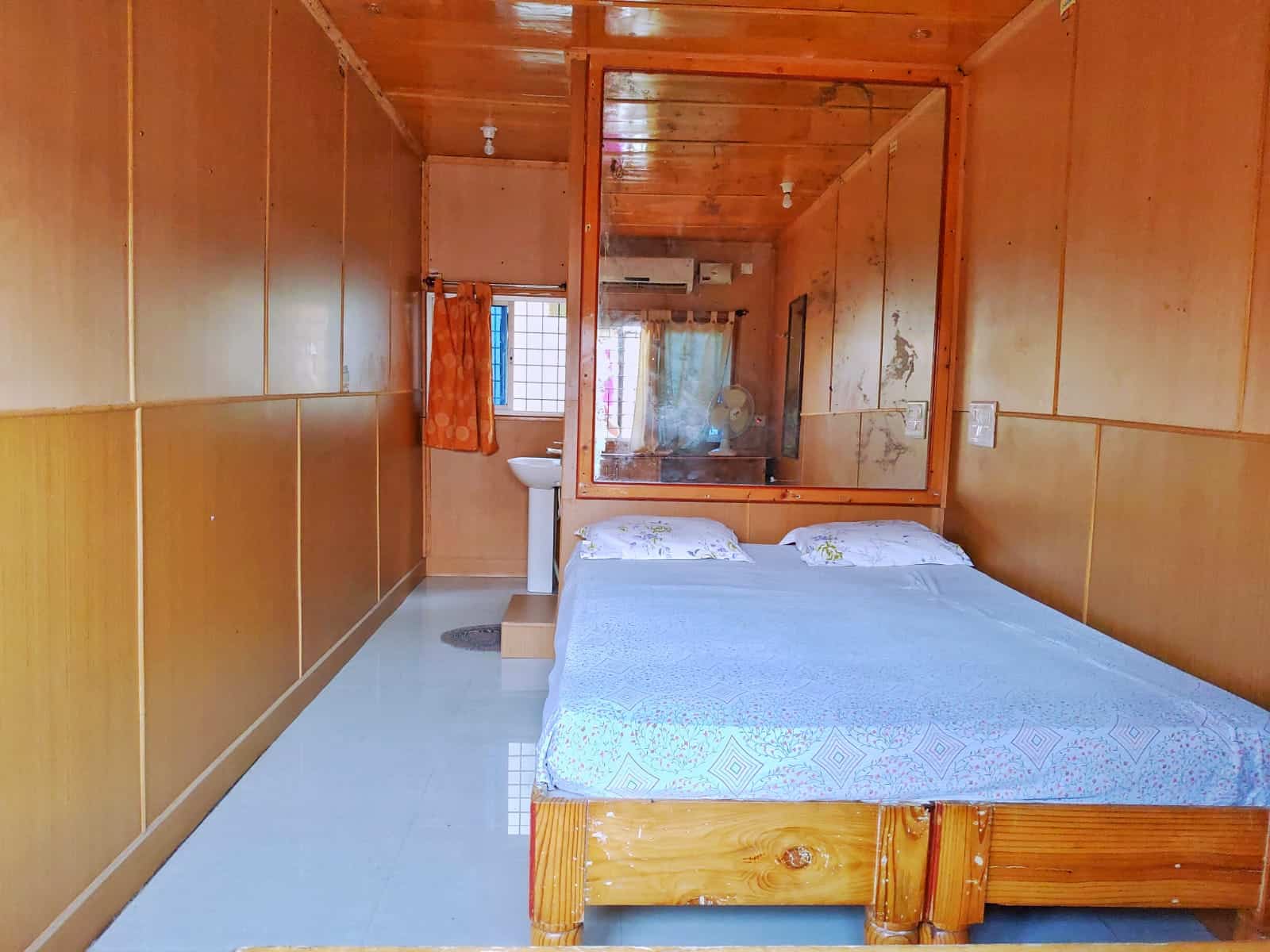 LAKSHMI HERITAGE TOURIST HOME הוסטלים זולים בהאמפי, הודו איסטקארד