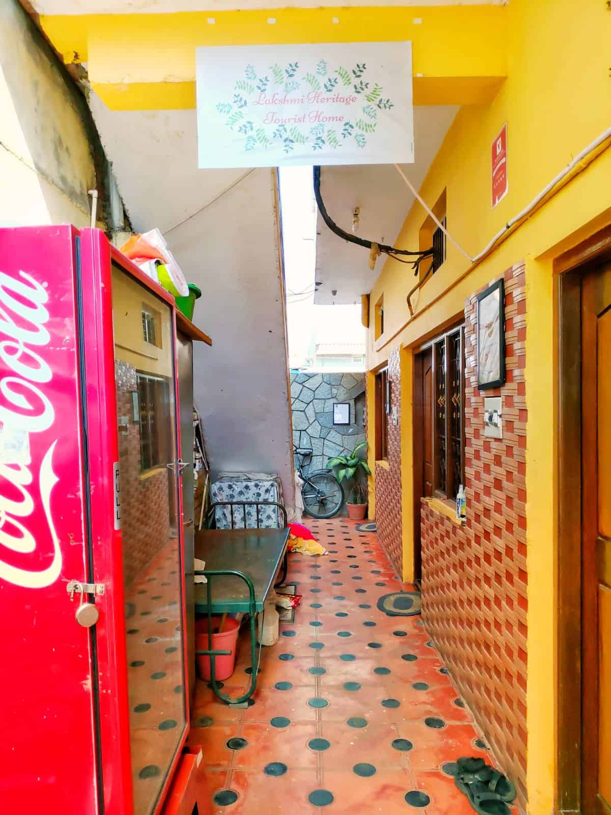 LAKSHMI HERITAGE TOURIST HOME הוסטלים זולים בהאמפי, הודו איסטקארד