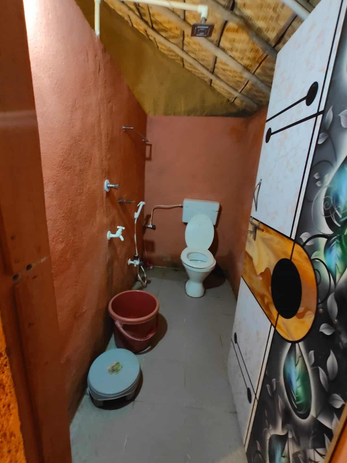 Waterfall guest house Hampi הוסטלים בהאמפי, הודו איסטקארד