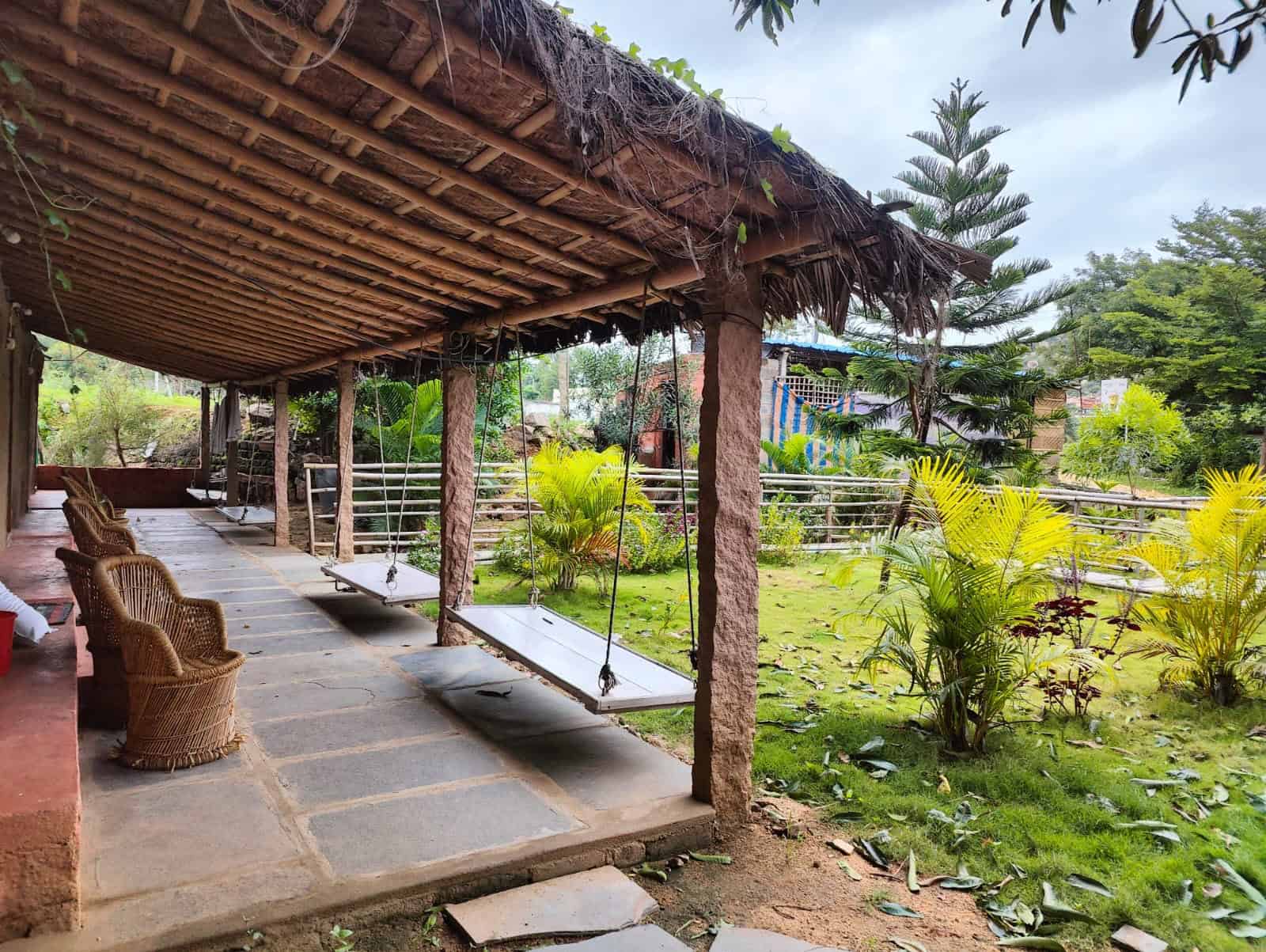 Waterfall guest house Hampi הוסטלים בהאמפי, הודו איסטקארד
