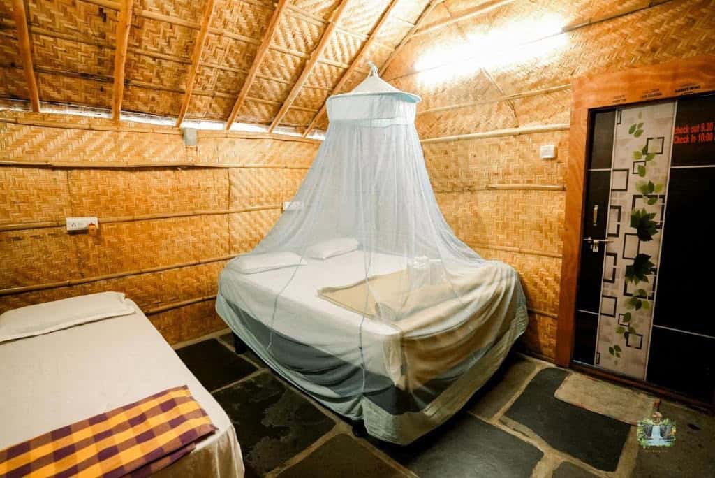 Waterfall guest house Hampi הוסטלים בהאמפי, הודו איסטקארד