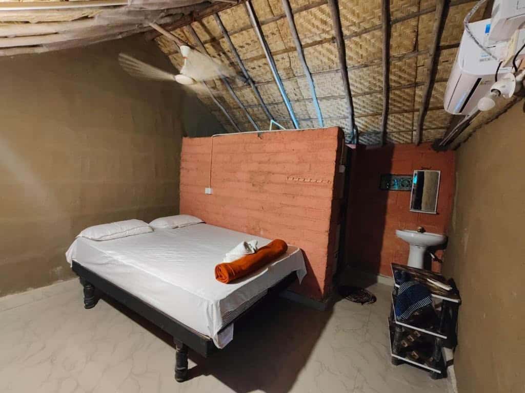 Waterfall guest house Hampi הוסטלים בהאמפי, הודו איסטקארד