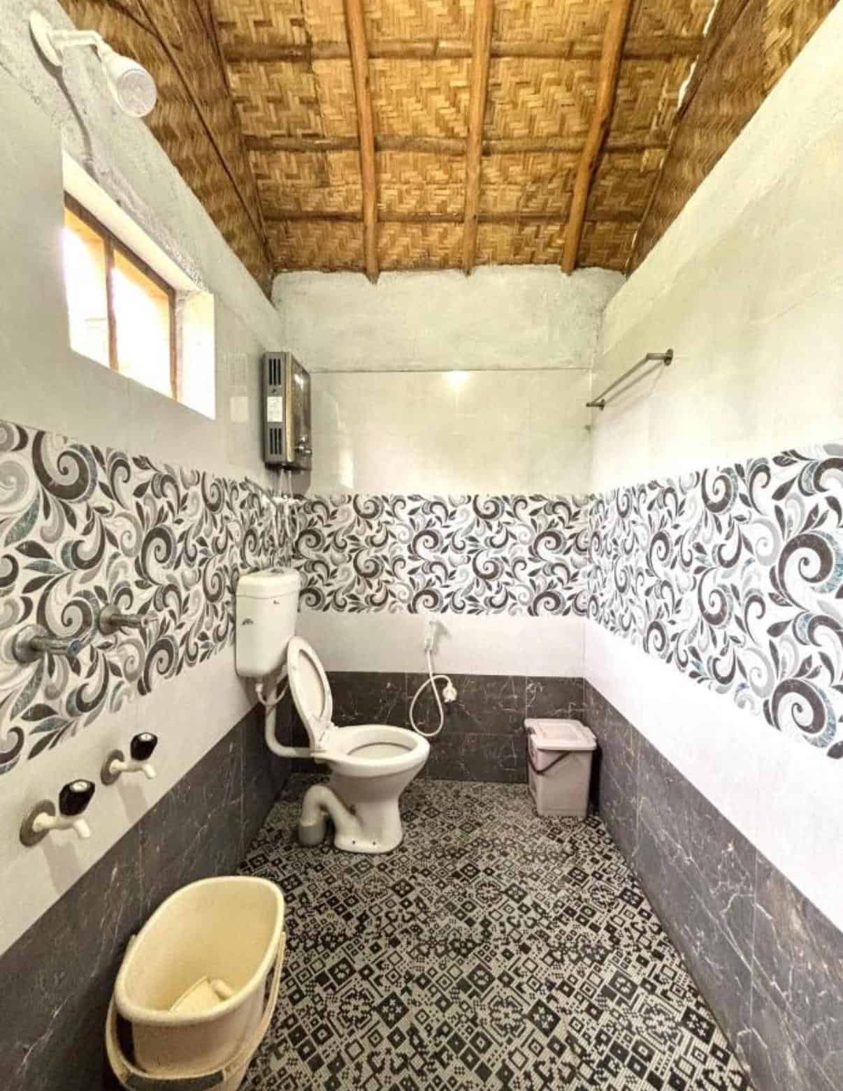 Mowgli"s Cafe Hampi הוסטלים שווים בהאמפי, הודו, איסטקארד