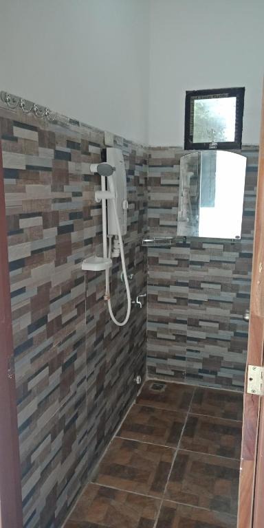 הוסטל בקורון, לינה בקורון, hostel coron, coron backpackers, פיליפינים קורון הוסטל- איסט קארד