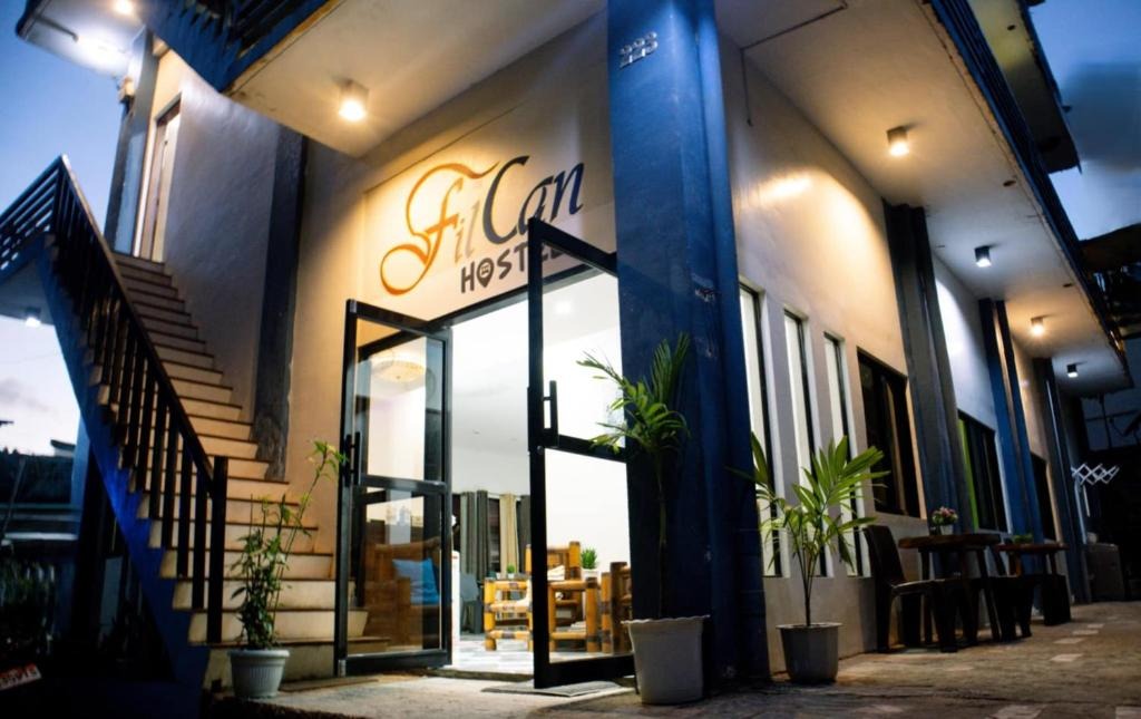 הוסטל בקורון, לינה בקורון, hostel coron, coron backpackers, פיליפינים קורון הוסטל- איסט קארד